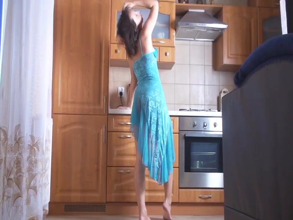 Бирюзовое платье порно видео