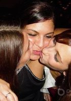 Пьяные лесбиянки целуются в засос при встрече 12 фотография